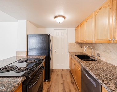 8113 E Glenrosa Avenue - Photo Thumbnail 9
