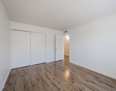 8113 E Glenrosa Avenue - Photo Thumbnail 15