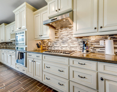 10260 E White Feather Lane - Photo Thumbnail 15
