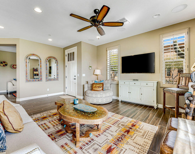 10260 E White Feather Lane - Photo Thumbnail 6