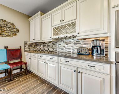 10260 E White Feather Lane - Photo Thumbnail 12