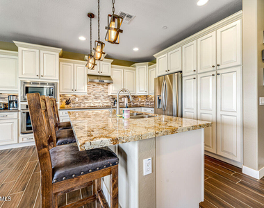 10260 E White Feather Lane - Photo Thumbnail 13