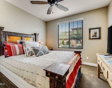 10260 E White Feather Lane - Photo Thumbnail 26