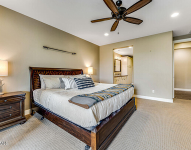 10260 E White Feather Lane - Photo Thumbnail 17