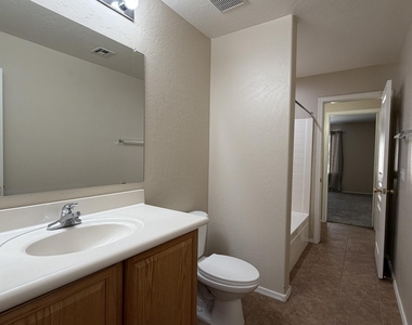 3905 E Cloudburst Drive - Photo Thumbnail 9