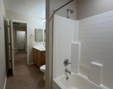 3905 E Cloudburst Drive - Photo Thumbnail 8