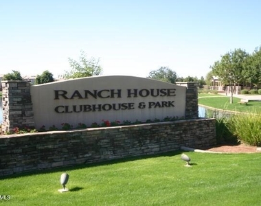 3905 E Cloudburst Drive - Photo Thumbnail 17