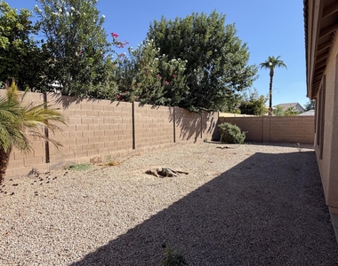 3905 E Cloudburst Drive - Photo Thumbnail 15