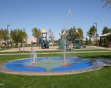 3905 E Cloudburst Drive - Photo Thumbnail 20