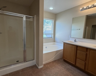 3905 E Cloudburst Drive - Photo Thumbnail 5