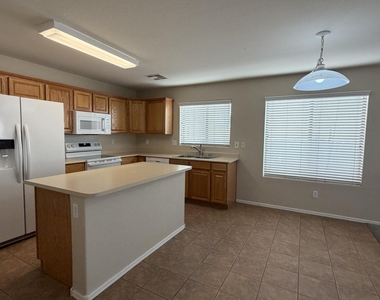 3905 E Cloudburst Drive - Photo Thumbnail 2