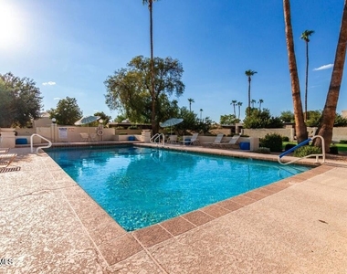 8757 E Monterosa Avenue - Photo Thumbnail 23