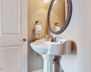8757 E Monterosa Avenue - Photo Thumbnail 10