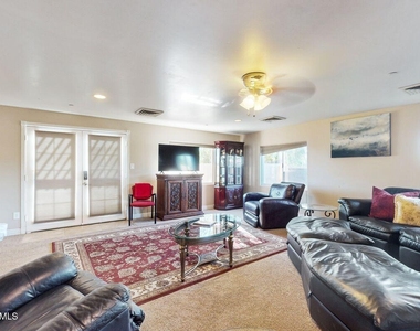 8757 E Monterosa Avenue - Photo Thumbnail 6