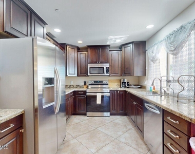 8757 E Monterosa Avenue - Photo Thumbnail 26