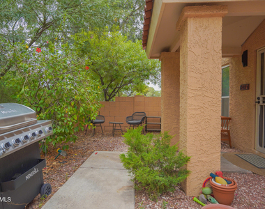 10407 N 10th Place - Photo Thumbnail 23