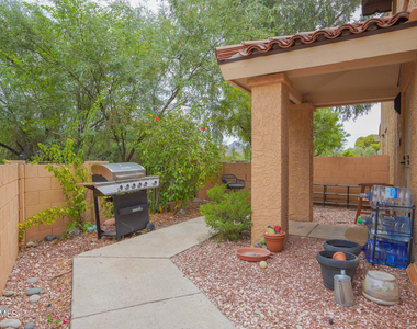 10407 N 10th Place - Photo Thumbnail 22