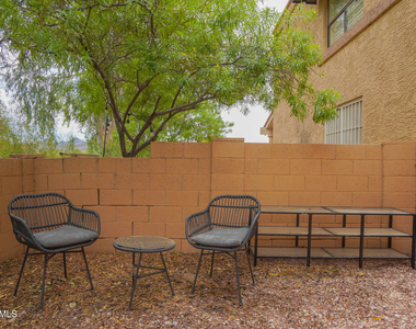 10407 N 10th Place - Photo Thumbnail 26