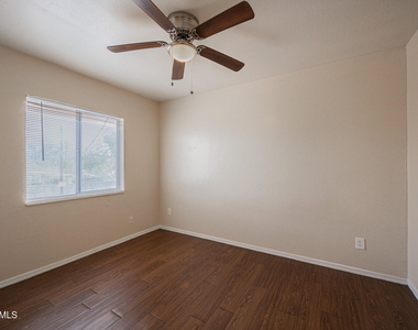 2443 E Mobile Lane - Photo Thumbnail 9