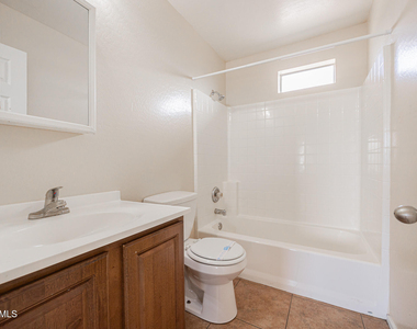 2443 E Mobile Lane - Photo Thumbnail 8