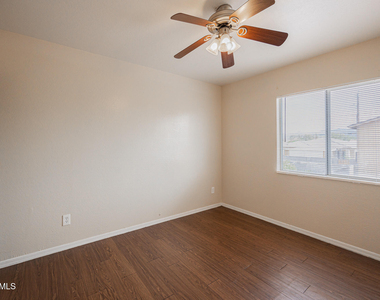 2443 E Mobile Lane - Photo Thumbnail 12