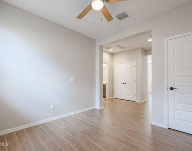 31959 N 124th Drive - Photo Thumbnail 10