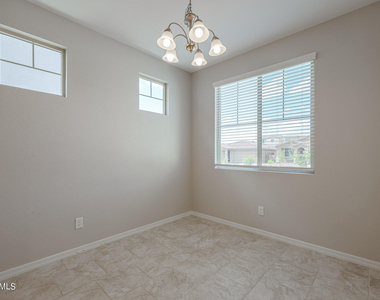 31959 N 124th Drive - Photo Thumbnail 7