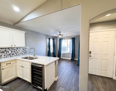 6620 W Watkins Street - Photo Thumbnail 6