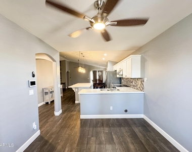 6620 W Watkins Street - Photo Thumbnail 5