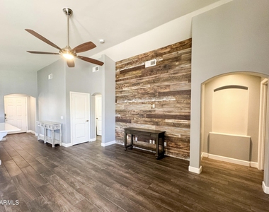 6620 W Watkins Street - Photo Thumbnail 11