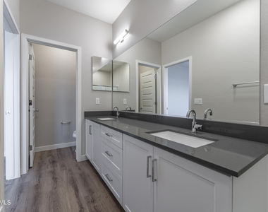 432 S 32nd Street - Photo Thumbnail 36