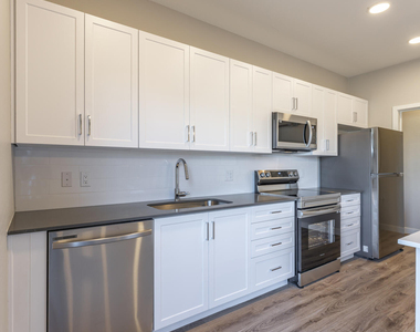 432 S 32nd Street - Photo Thumbnail 12