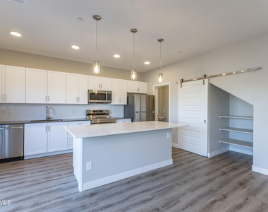 432 S 32nd Street - Photo Thumbnail 16