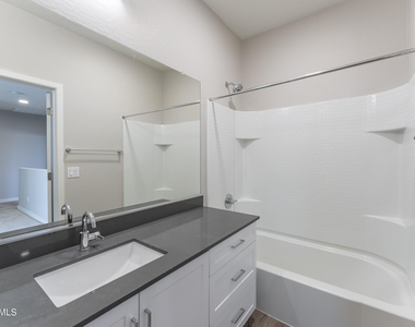 432 S 32nd Street - Photo Thumbnail 40