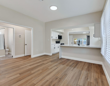 3714 Henry Avenue - Photo Thumbnail 9