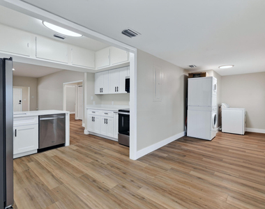3714 Henry Avenue - Photo Thumbnail 6