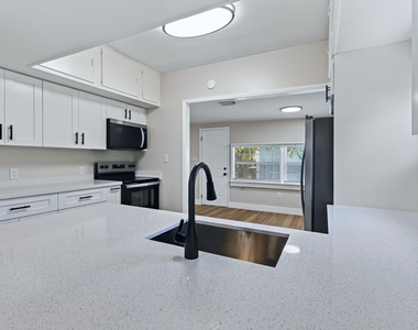 3714 Henry Avenue - Photo Thumbnail 2