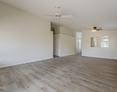 15728 N 104th Street - Photo Thumbnail 5