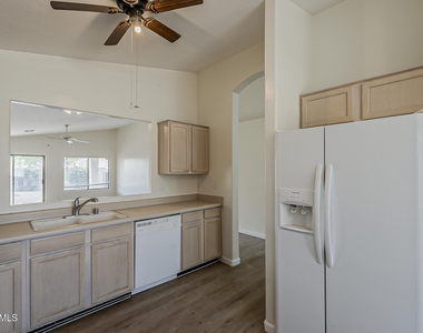 15728 N 104th Street - Photo Thumbnail 11