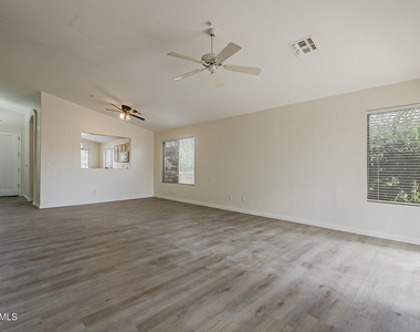 15728 N 104th Street - Photo Thumbnail 6