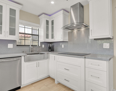 13483 Fountain View Boulevard - Photo Thumbnail 10