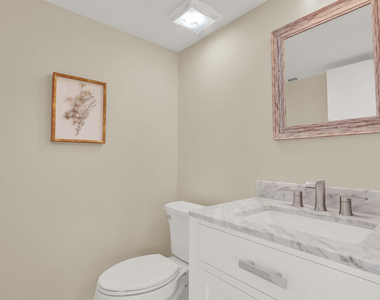 13483 Fountain View Boulevard - Photo Thumbnail 16