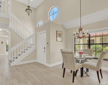 13483 Fountain View Boulevard - Photo Thumbnail 3