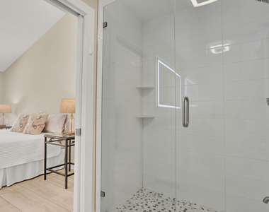 13483 Fountain View Boulevard - Photo Thumbnail 22