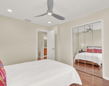 13483 Fountain View Boulevard - Photo Thumbnail 26