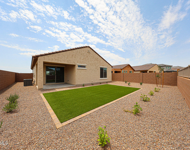 7106 W Hedge Hog Place - Photo Thumbnail 17