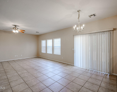 2646 S Southwind Drive - Photo Thumbnail 8