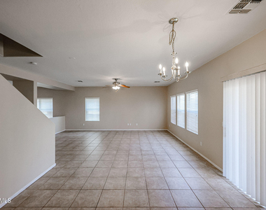 2646 S Southwind Drive - Photo Thumbnail 12