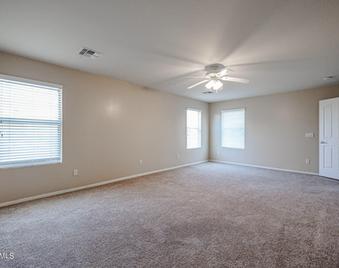 2646 S Southwind Drive - Photo Thumbnail 23