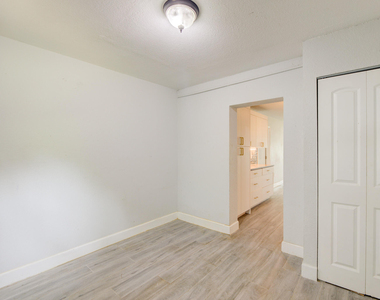 2633 Ne 16th Avenue - Photo Thumbnail 10